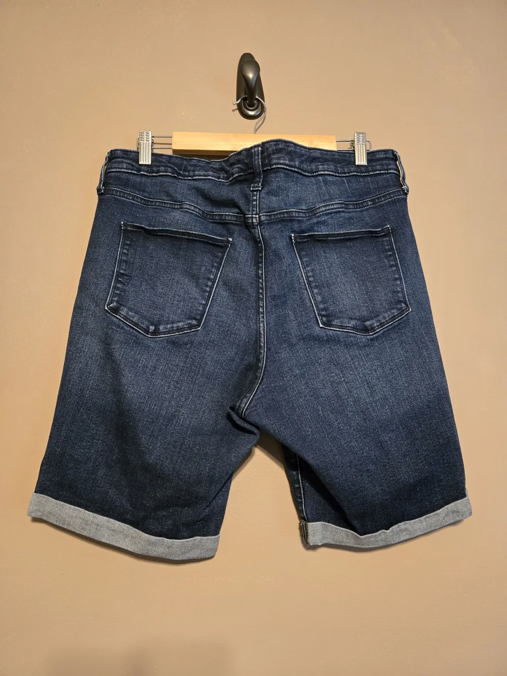 Universal Thread Medium Wash Bermuda Cuffed Shorts 16